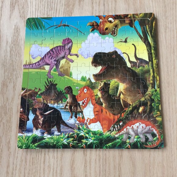 100 piece cardboard tray puzzle Dinosaurs - Picture 1 of 5